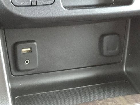 Used 2016 GMC Canyon SLT image 29