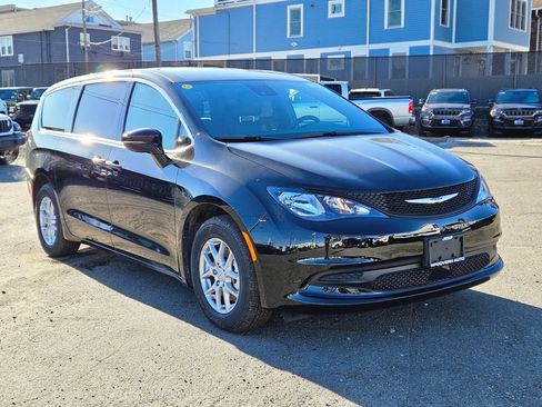 New 2026 Chrysler Voyager LX image 6