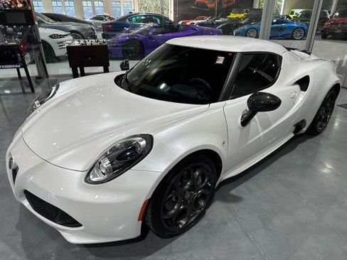 Used 2017 Alfa Romeo 4C Coupe w/ Coupe Track Package 1 RWD image 1