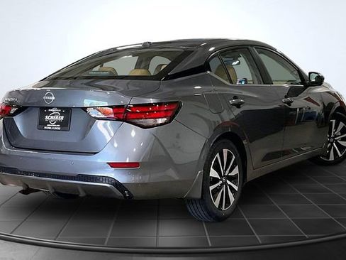 Used 2025 Nissan Sentra SV w/ SV Premium Package FWD image 2