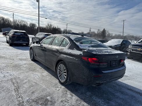 Used 2023 BMW 530i xDrive w/ Executive Package image 5