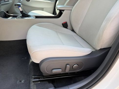 Used 2024 Hyundai Kona SEL AWD/4WD image 24