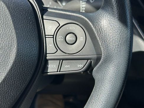 Used 2025 Toyota Corolla LE image 33