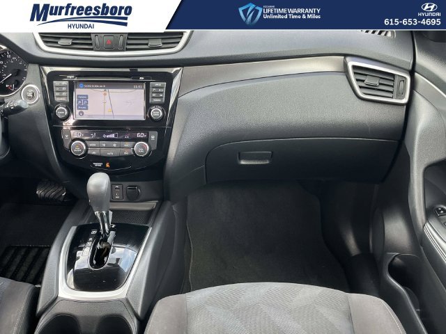 Used 2015 Nissan Rogue SV w/ SV Premium Package FWD image 18