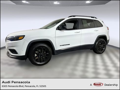 Used 2023 Jeep Cherokee Altitude Lux image 1