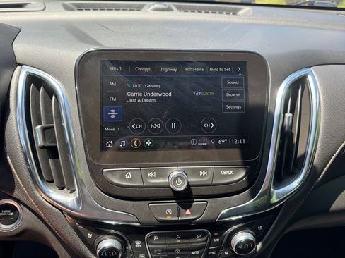 Used 2023 Chevrolet Equinox Premier AWD/4WD image 9