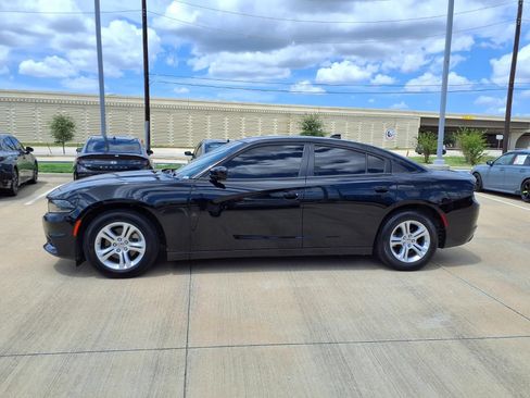 Used 2023 Dodge Charger SXT RWD image 3