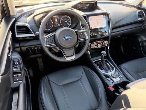 Used 2023 Subaru Forester Touring image 11