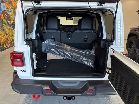 New 2026 Jeep Wrangler Unlimited Rubicon w/ Technology Group image 43