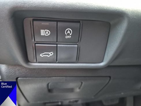 Used 2024 Toyota Highlander LE FWD image 17