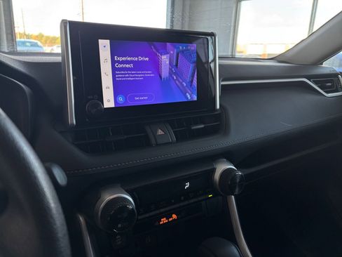 Used 2025 Toyota RAV4 LE image 27