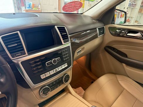 Used 2015 Mercedes-Benz ML 250 BlueTEC 4MATIC image 14