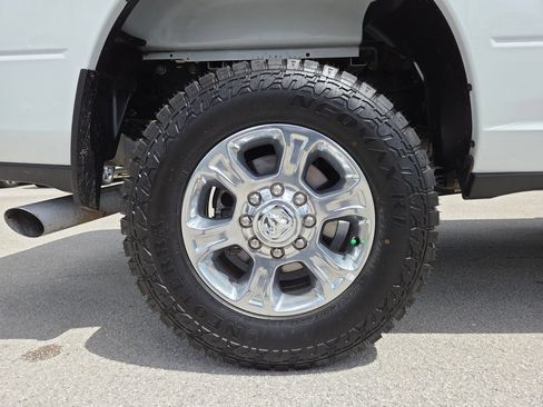 Used 2024 RAM 3500 Big Horn AWD/4WD image 16