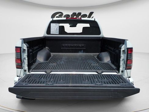 Certified 2025 Nissan Frontier SV RWD image 9