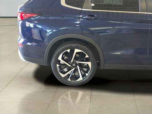 Used 2024 Mitsubishi Outlander SE AWD/4WD image 32