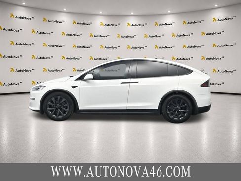 Used 2022 Tesla Model X AWD/4WD image 3