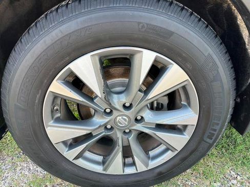 Used 2015 Nissan Murano S w/ Navigation Package AWD/4WD image 10