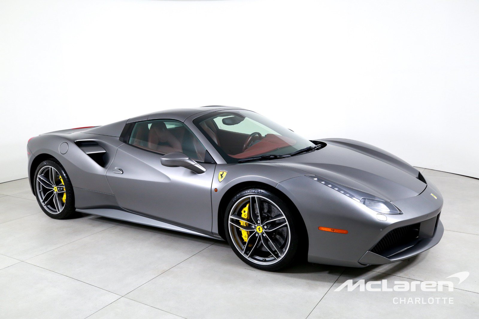 Used 2018 Ferrari 488 Spider RWD image 3