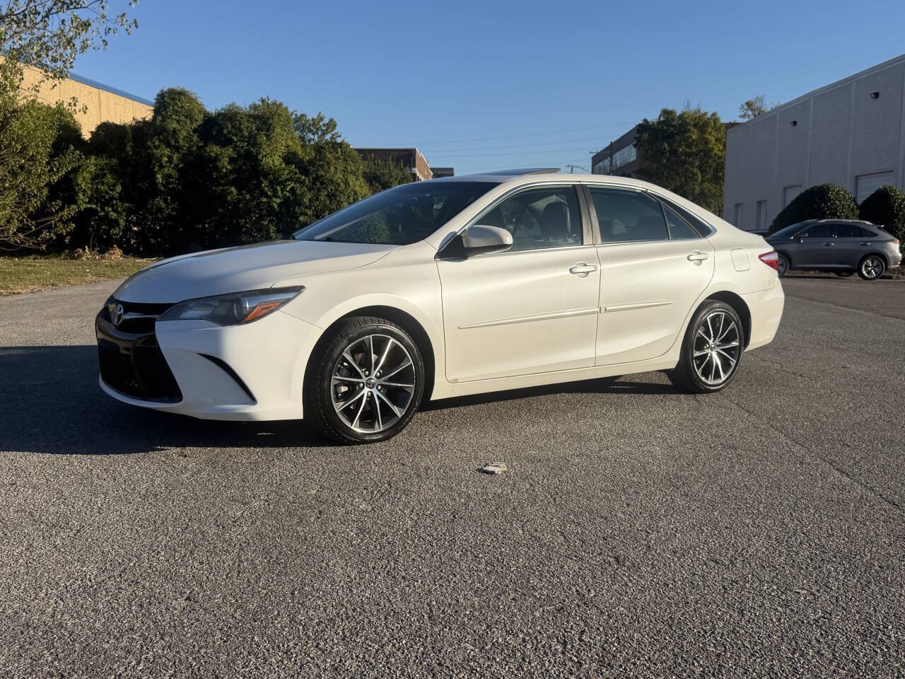 Used 2017 Toyota Camry XSE w/ Moonroof Package FWD image 1