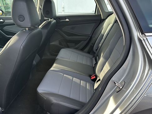 Used 2025 Volkswagen Jetta SE image 12