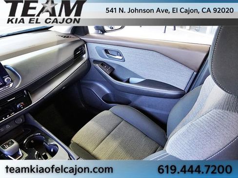 Used 2022 Nissan Rogue SV image 21