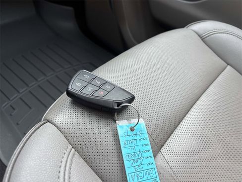 Used 2023 GMC Yukon XL SLT w/ SLT Luxury Package image 32