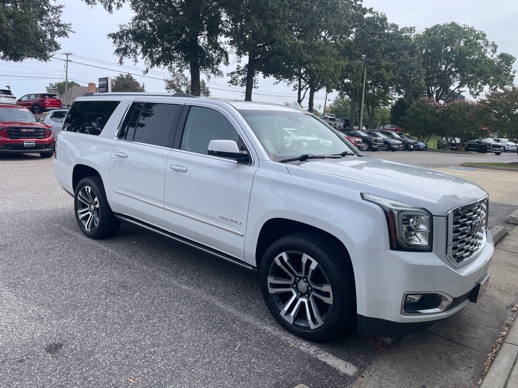 Used 2020 GMC Yukon XL Denali w/ Denali Ultimate Package AWD/4WD image 4
