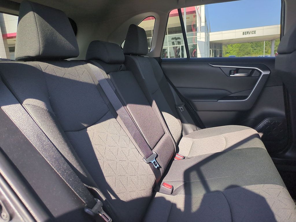 Certified 2024 Toyota RAV4 XLE w/ Convenience Package FWD image 32