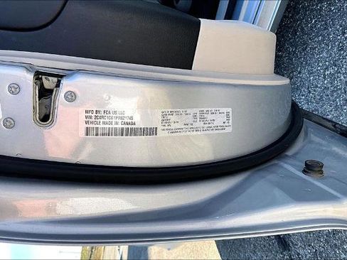 Used 2023 Chrysler Voyager LX image 34