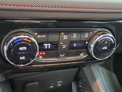 Used 2024 Chevrolet TrailBlazer RS w/ Convenience Package image 28