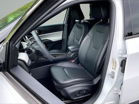 Used 2023 Jeep Compass Limited AWD/4WD image 24