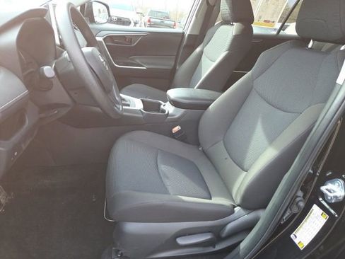 Used 2025 Toyota RAV4 LE image 9