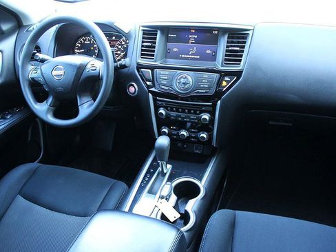 Used 2019 Nissan Pathfinder S image 21
