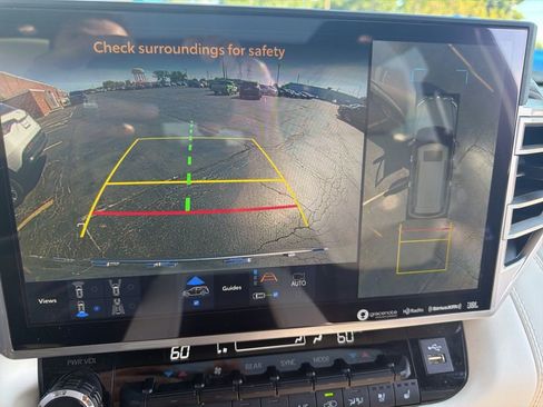 Used 2023 Toyota Sequoia Capstone AWD/4WD image 15
