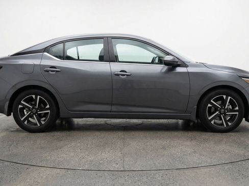 Used 2025 Nissan Sentra SV FWD image 11