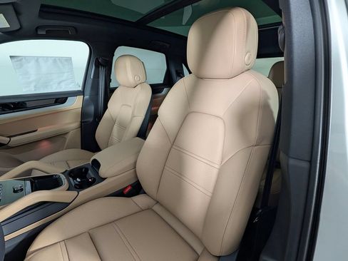 New 2026 Porsche Cayenne AWD/4WD image 5
