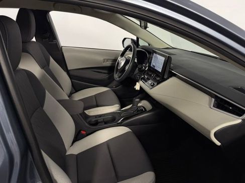 Used 2025 Toyota Corolla LE image 14
