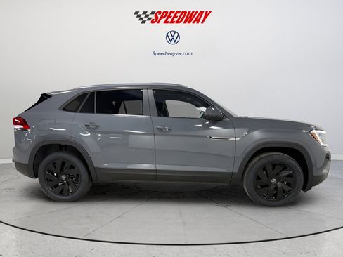 New 2026 Volkswagen Atlas Cross Sport SE FWD image 8