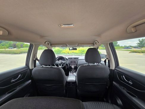 Used 2018 Nissan Rogue S FWD image 11