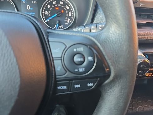 Used 2022 Toyota RAV4 XLE image 22