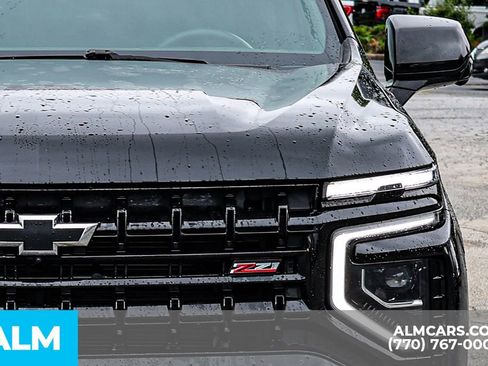 Used 2025 Chevrolet Suburban Z71 AWD/4WD image 15