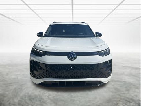 New 2026 Volkswagen Tiguan SE R-Line FWD image 8