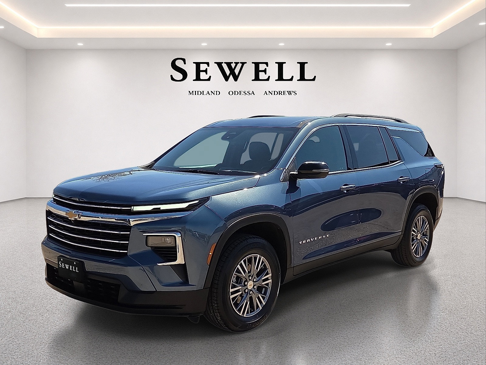 Used 2025 Chevrolet Traverse LT FWD image 1