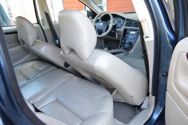 Used 2005 Volvo XC70 AWD/4WD image 46