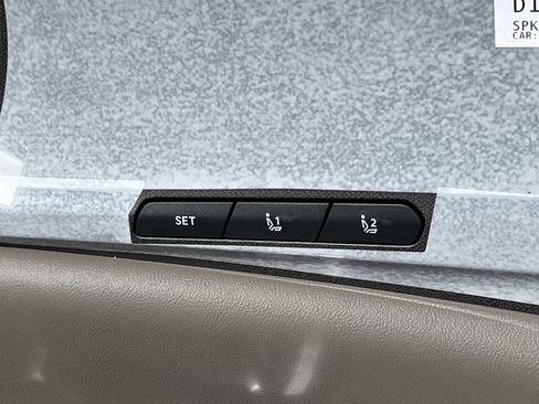 New 2026 Kia Carnival EX FWD image 17