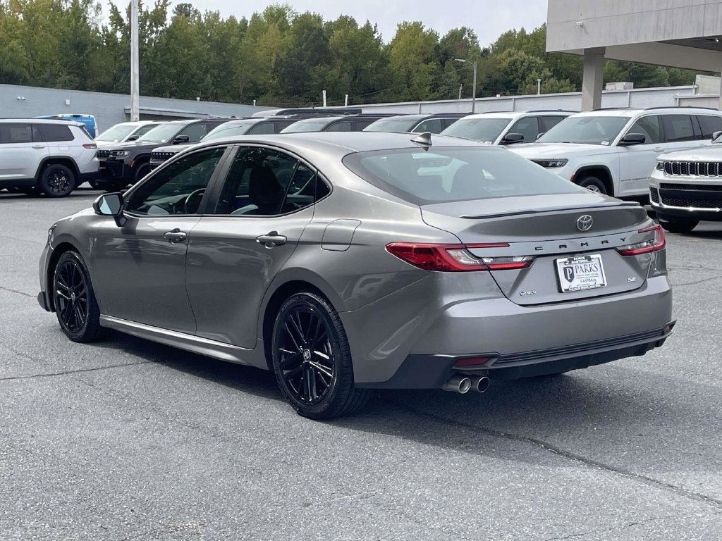Used 2025 Toyota Camry SE FWD image 6