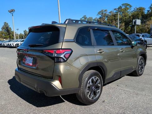 Used 2025 Subaru Forester Premium AWD/4WD image 4