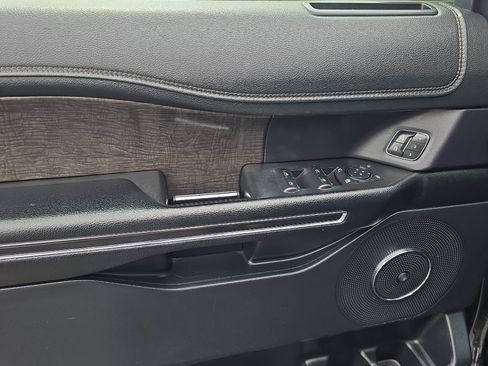 Used 2021 Ford Expedition Max Limited image 14