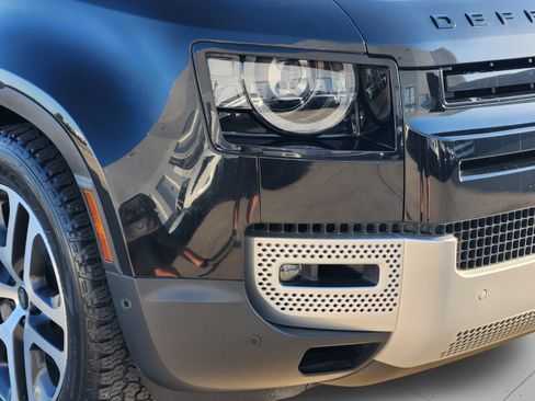 Certified 2024 Land Rover Defender 130 X-Dynamic SE AWD/4WD image 31