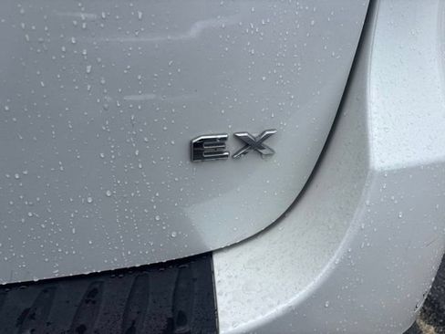 Used 2017 Kia Sedona EX FWD image 9